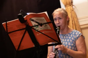 Jabĺčka a Maryša Vávrová — Hana Voříšková a Markéta Stránská (CZ), Bažantova loutkářská družina (CZ) (foto: Irena Vodáková)